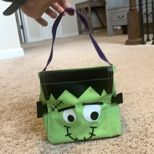 ThirtyOne littles carry all caddy monster print